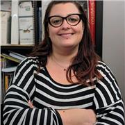 Insegnante di inglese impartisce lezioni per superamento esami Cambridge FCE e PET